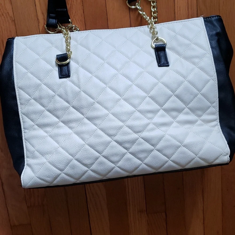 Large Betsey Johnson Bag Convertible  NWOT - Picture 4 of 8